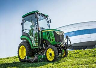 Veicoli Veicoli comunali multiuso diesel John Deere 2038 R