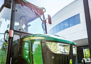 Veicoli Veicoli comunali multiuso diesel John Deere 2038 R