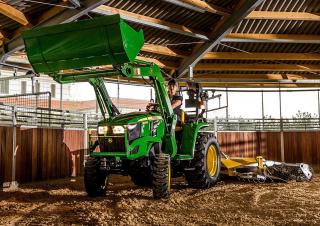 Veicoli Veicoli comunali multiuso diesel John Deere 3038 E