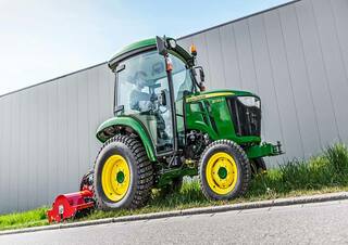 Veicoli Veicoli comunali multiuso diesel John Deere 3039 R