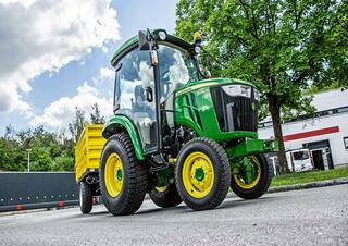 Veicoli Veicoli comunali multiuso diesel John Deere 3046 R