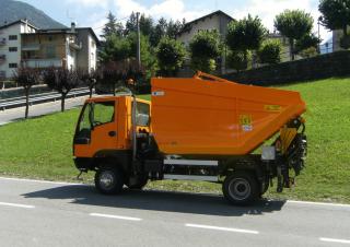 Veicoli Veicoli comunali multiuso diesel Aebi MT 740