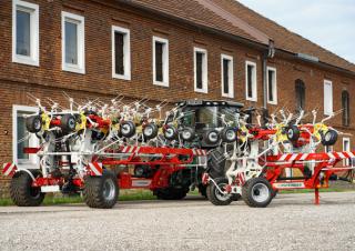 Voltafieni rotativi Pöttinger Hit 8.9 T