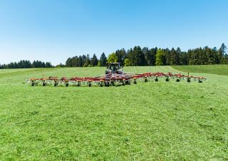 Voltafieni rotativi Pöttinger Hit HT 17160