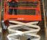 Piattaforme aeree a forbice Piattaforme aeree verticali a pantografo su ruote Snorkel S3215E