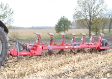 Aratri Unia Vis XLS 7+ 