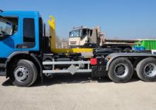 Autocarri con cassone ribaltabile roll off Palfinger P 20 