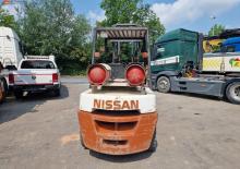 Carrelli elevatori frontali a gas Nissan BF 03 A 33 U