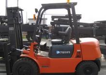 Carrelli elevatori frontali a gas Dalian CPQD 30 FA