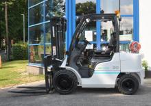 Carrelli elevatori frontali a gas UniCarriers DX2-30
