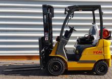 Carrelli elevatori frontali a gas TCM FGE15-E2