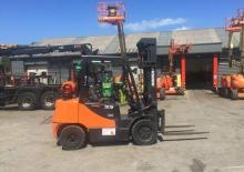 Carrelli elevatori frontali a gas Doosan G33P-5