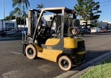 Carrelli elevatori frontali a gas Yale GLP25TK