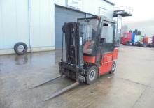Carrelli elevatori frontali a gas Clark GPM 25 H