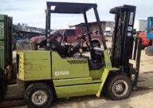 Carrelli elevatori frontali a gas Clark GPS 30