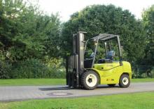 Carrelli elevatori frontali a gas Clark GTS33 L