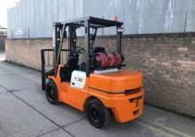 Carrelli elevatori frontali a gas Halla HLF 30