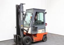 Carrelli elevatori frontali a gas Nissan PJ 01 A 15 U