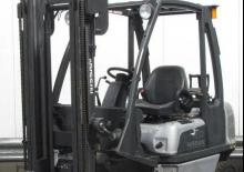 Carrelli elevatori frontali a gas Nissan UD 02 A 20 PQ