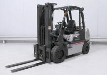 Carrelli elevatori frontali a gas Nissan UG 1 F 2 A 35 DU