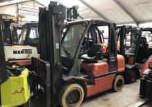 Carrelli elevatori frontali a gas Nissan UGD 02 A 30 PQ