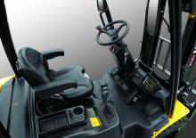 Carrelli elevatori frontali diesel Hyundai 25D-9