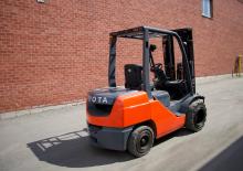 Carrelli elevatori frontali diesel Toyota 8FDU32