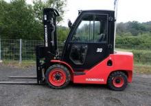 Carrelli elevatori frontali diesel M&H CPCD 30 R