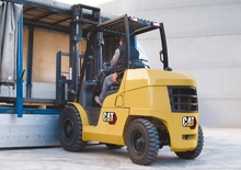 Carrelli elevatori frontali diesel Caterpillar DP50CN3