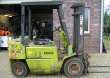 Carrelli elevatori frontali diesel Clark DPM 25 N