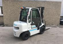 Carrelli elevatori frontali diesel UniCarriers DX 30