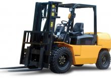 Carrelli elevatori frontali diesel Komatsu FD 135-5