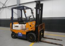Carrelli elevatori frontali diesel Yang FD 15 Mark 3