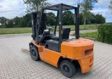 Carrelli elevatori frontali diesel Nissan FJ 01 A 10 U