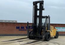 Carrelli elevatori frontali diesel Caterpillar V 330 C