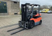 Carrelli elevatori frontali elettrici Toyota 7 FB 30