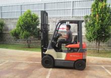 Carrelli elevatori frontali elettrici Toyota 7 FBH 18
