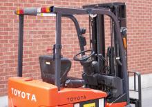 Carrelli elevatori frontali elettrici Toyota 7FBEU20