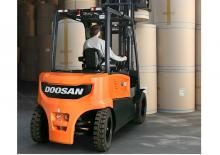 Carrelli elevatori frontali elettrici Doosan B50X-7