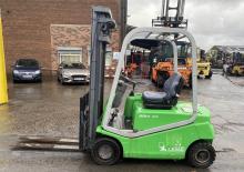 Carrelli elevatori frontali elettrici Cesab Blitz 416
