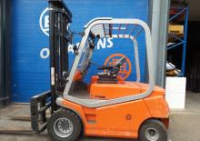 Carrelli elevatori frontali elettrici BT C 4 E 400 V