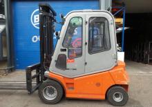 Carrelli elevatori frontali elettrici BT C 4 E 500 V