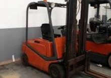 Carrelli elevatori frontali elettrici BT CBE 16 F AC