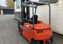 Carrelli elevatori frontali elettrici BT CBE 3.0 L AC