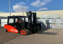 Carrelli elevatori frontali elettrici EP CPD50F8