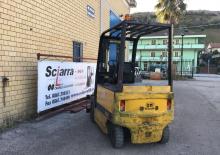 Carrelli elevatori frontali elettrici OM E 30 ac