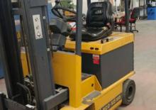 Carrelli elevatori frontali elettrici Cesab ECO/KD 155