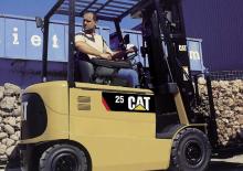 Carrelli elevatori frontali elettrici Caterpillar EP 25 K