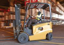 Carrelli elevatori frontali elettrici Caterpillar EP25AN