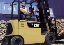 Carrelli elevatori frontali elettrici Caterpillar EP25K PAC